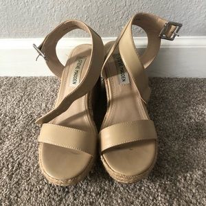 Nude wedges